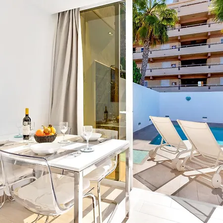 With Private Pool 칼라오살바헤