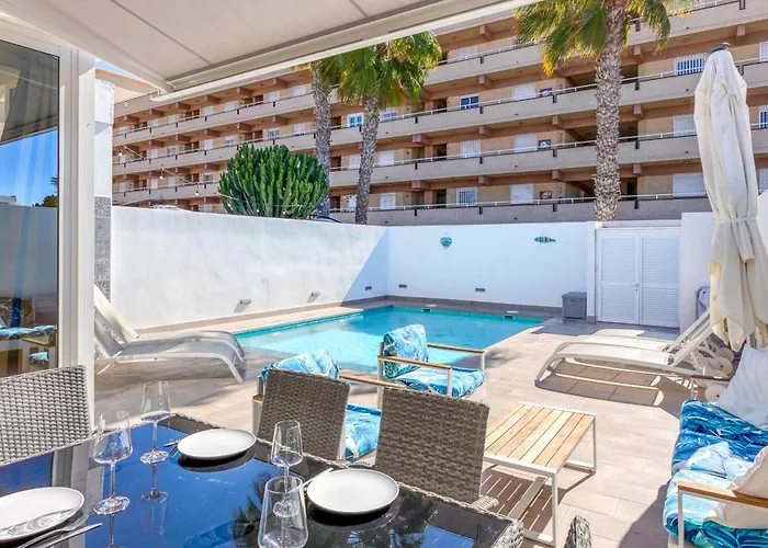 With Private Pool Vakantiehuis *