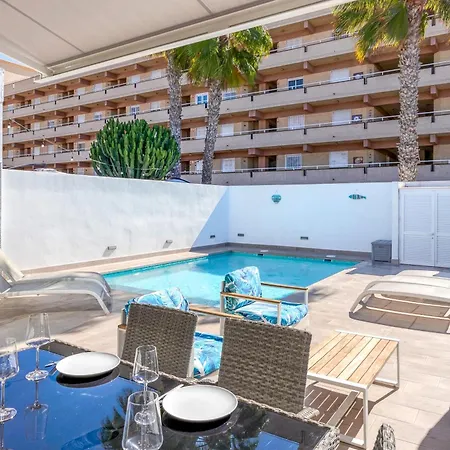 With Private Pool Vakantiehuis *